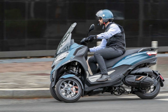 Piaggio MP3 2022